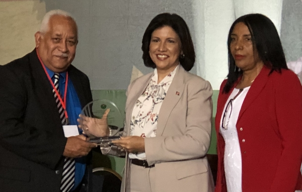 Reconocen con premio Eugenio de Jesús Marcano a investigador pecuario del Idiaf