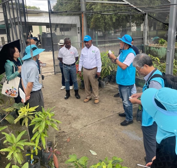 Especialistas coreanos capacitan en manejo de seguro de plaguicidas y nutrición vegetal