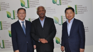 Misión agrícola coreana refuerza cooperación en innovación tecnológica